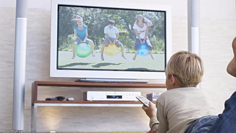 2016年我们都在聊面板需求量大幅提高,到了2017年却开始说产业链供大于求